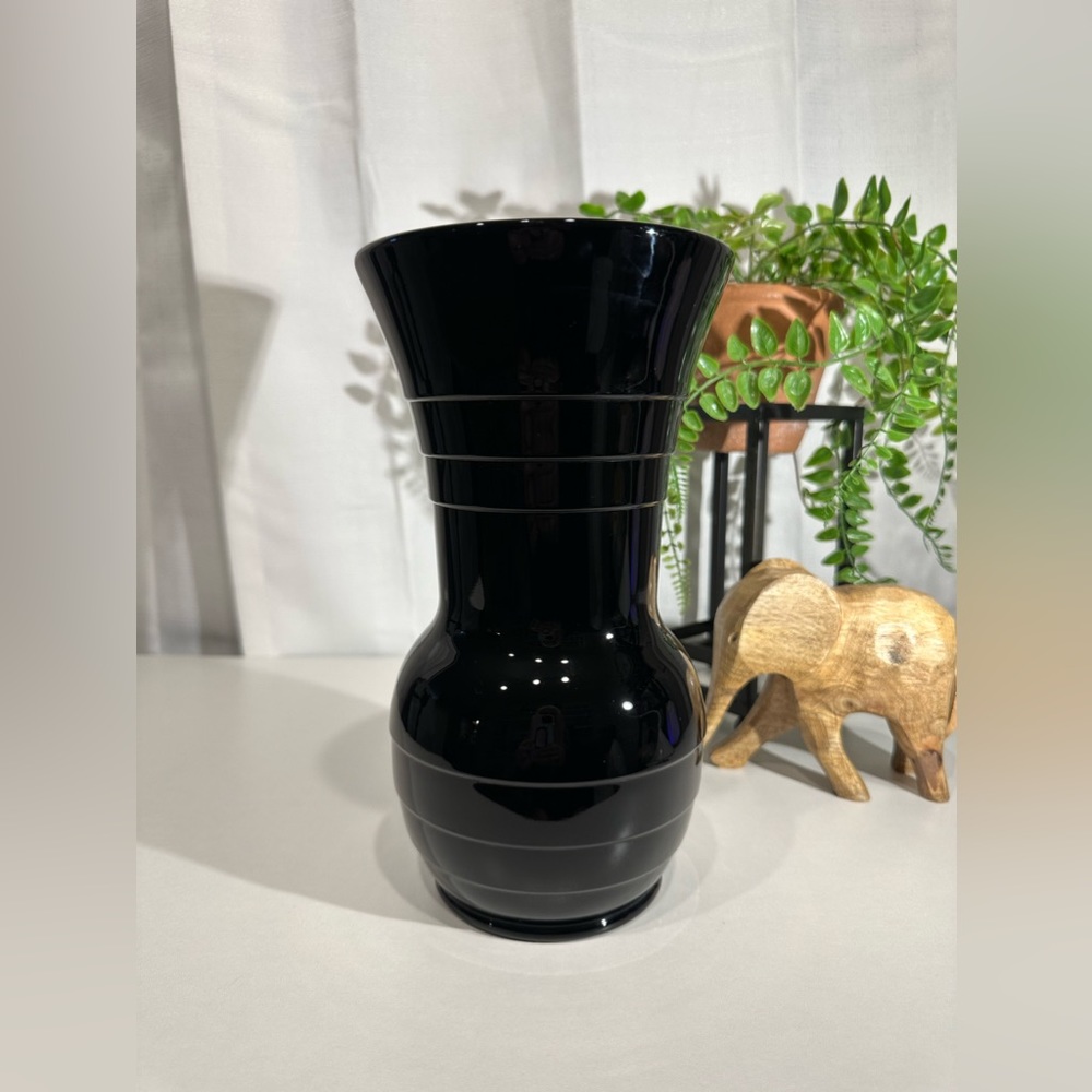 Vintage 1920s Paden City Art Deco Ribbed Black Glass Vase